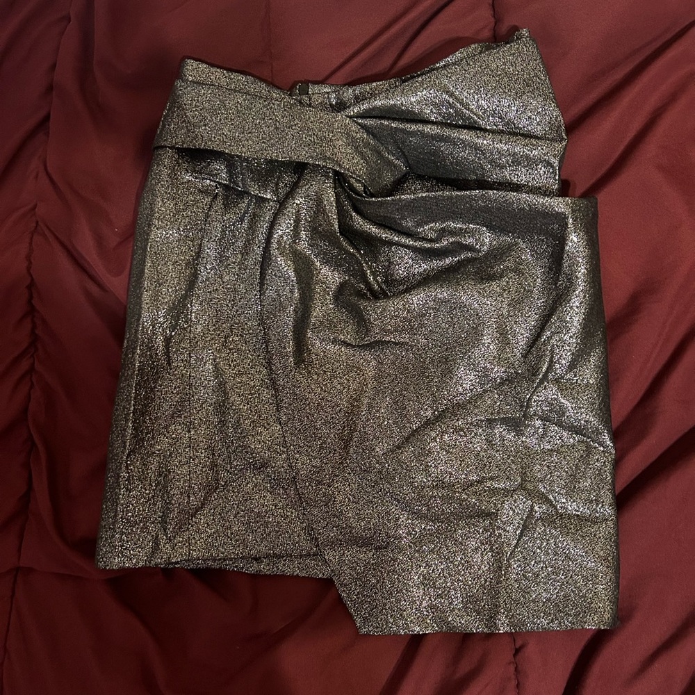 Zara Women Size XS Aline glittery skirt with twist detail in front